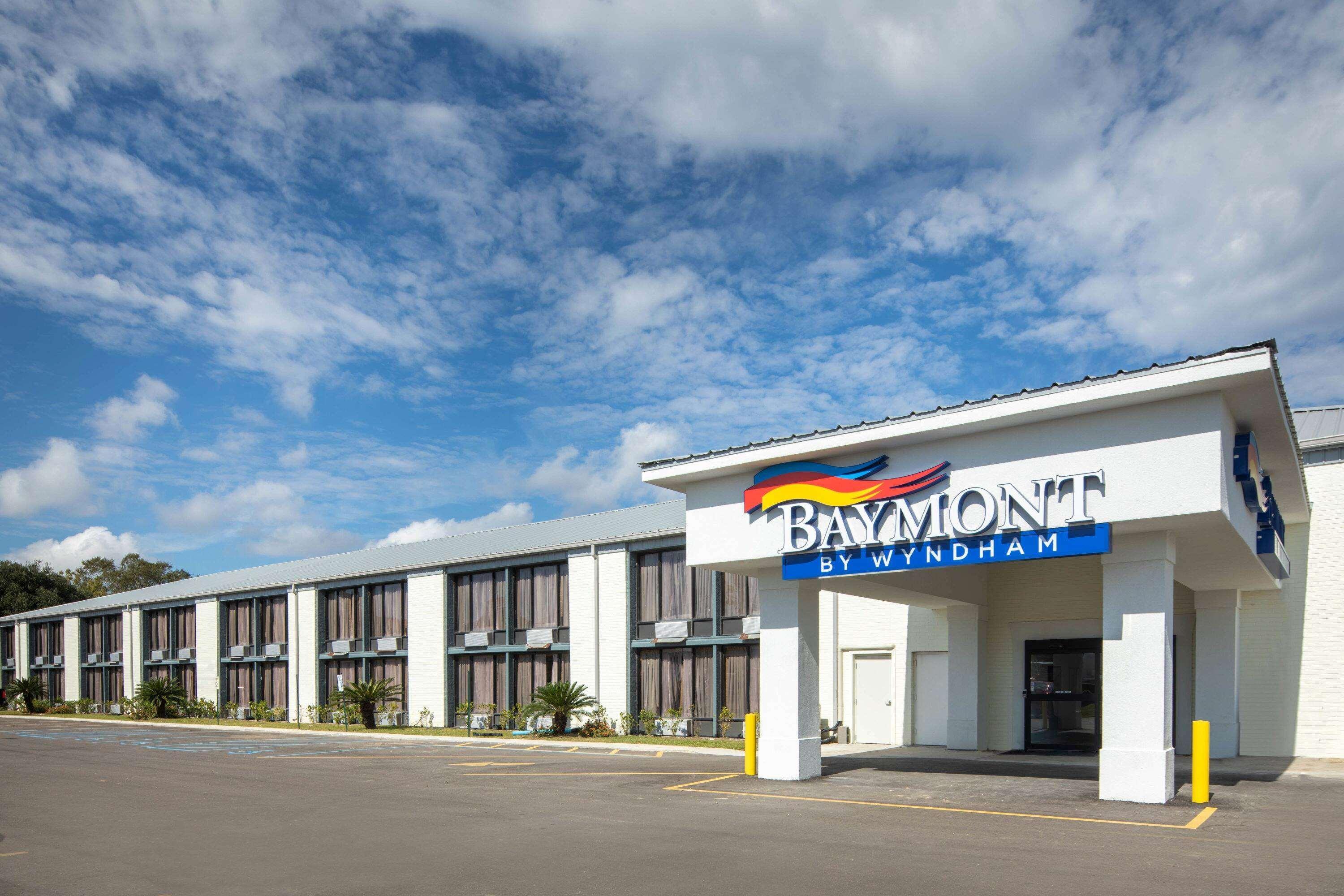 Baymont Inn & Suites By Wyndham Hammond Exterior photo